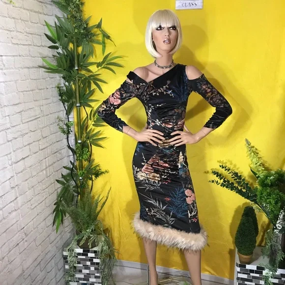 Rinascimento | Dresses | Rinascimento Fur Trim Velvet Dress | Poshmark